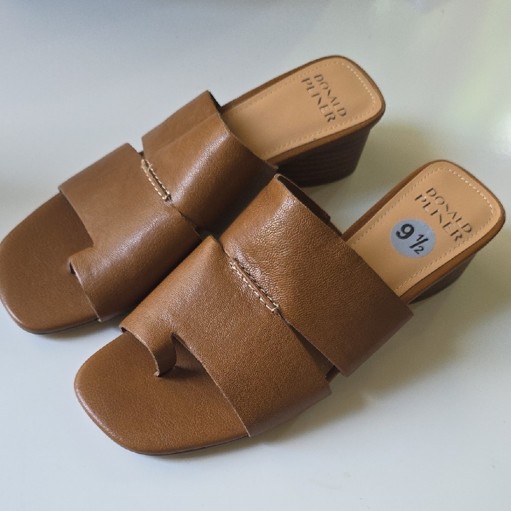 Donald J. Pliner Women's Tan‎ Leather Mules